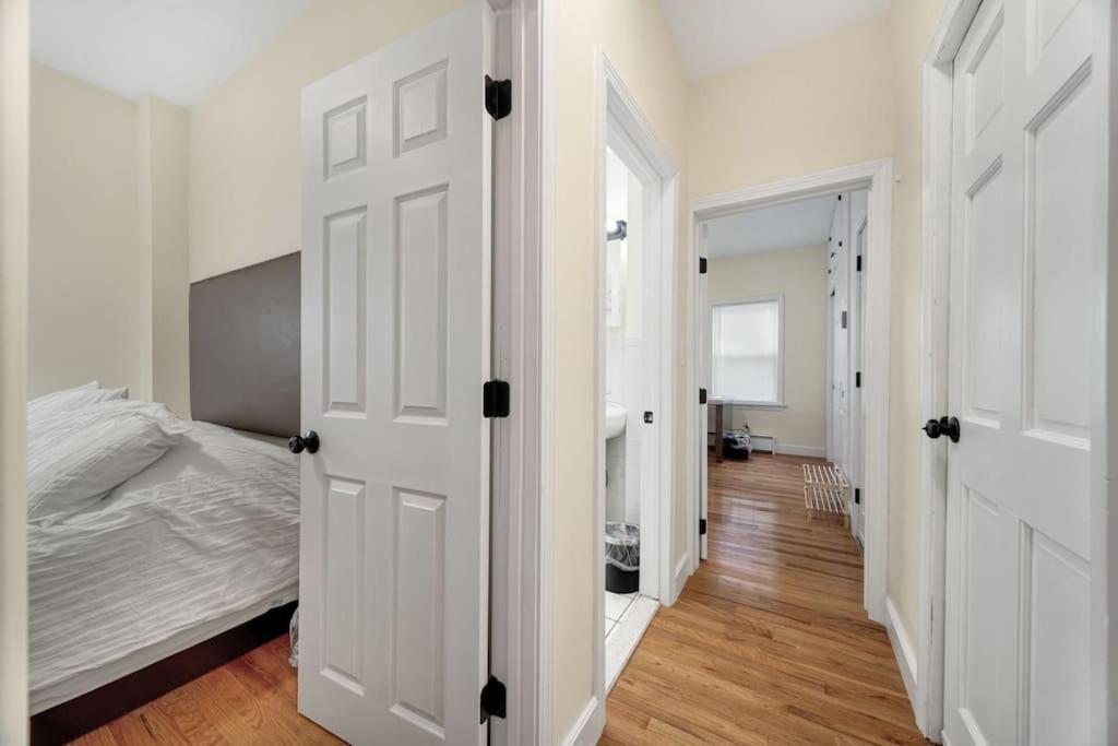 Newly Renovated 2Br1Ba Apt At The Boston City Exterior photo