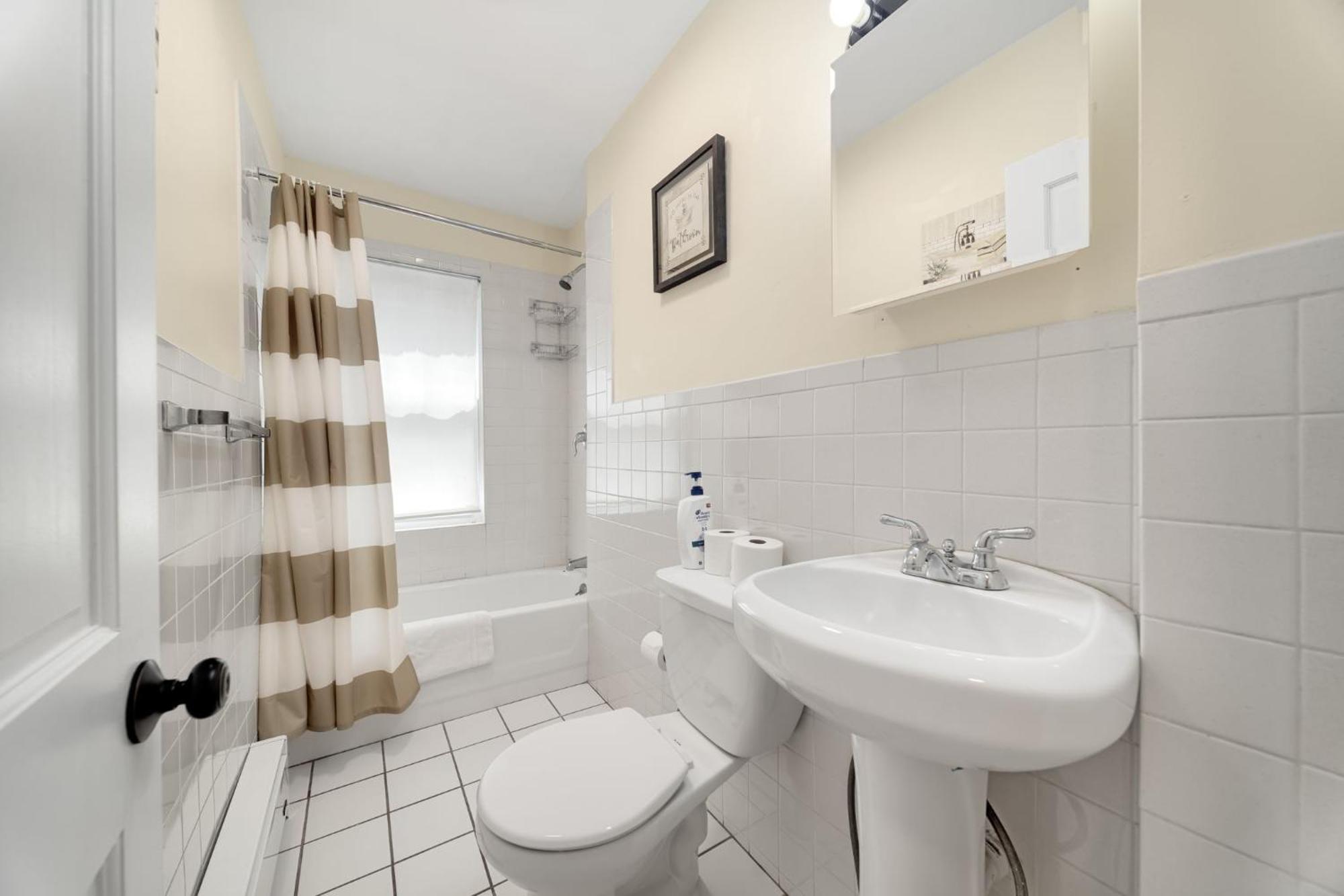 Newly Renovated 2Br1Ba Apt At The Boston City Exterior photo